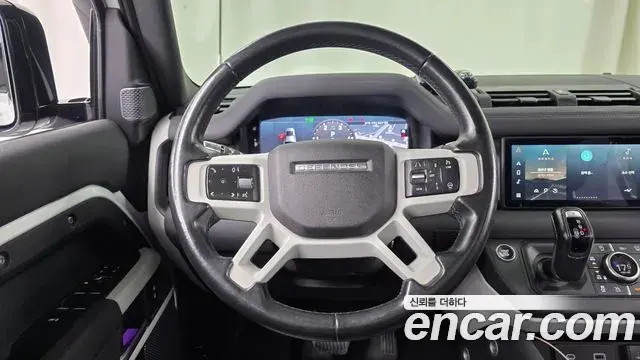 Land Rover Defender 2021 — Photo 12/20