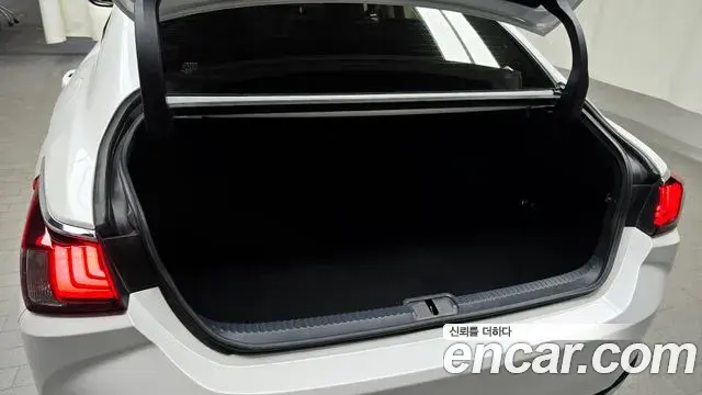 Lexus ES300h 2023 — Photo 20/20