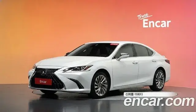 Lexus ES300h, 2023