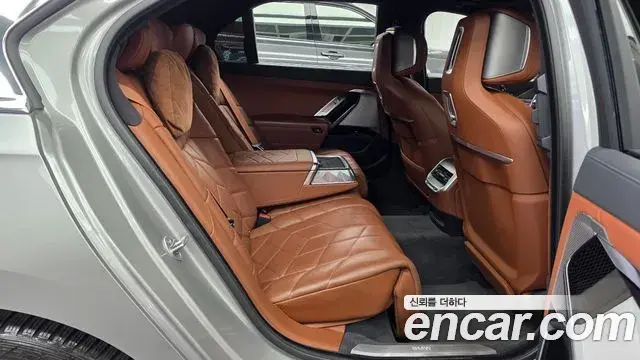 BMW 7 Series 2023 — Şəkil 12/20