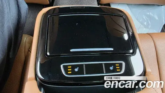 Genesis Electrified G80 2022 — Photo 16/20