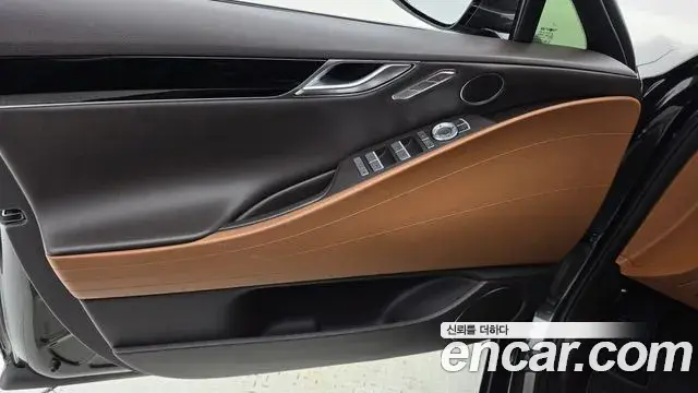 Genesis Electrified G80 2022 — Photo 19/20