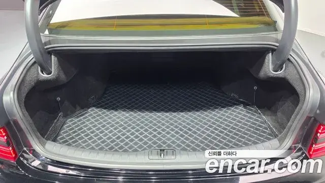 Genesis Electrified G80 2022 — Şəkil 18/20