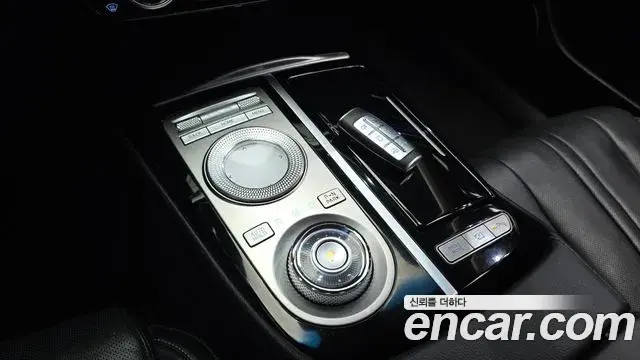 Genesis Electrified G80 2022 — Şəkil 8/20