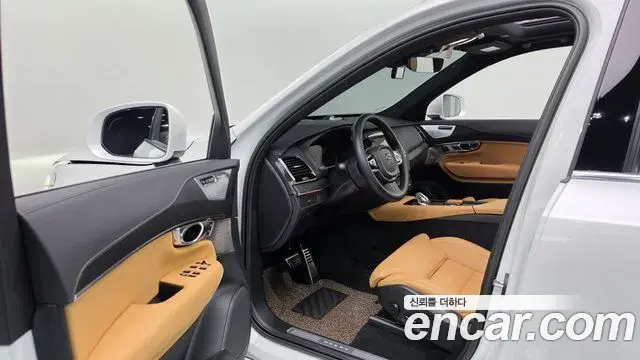 Volvo XC90 2023 — Photo 10/20