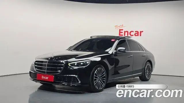 Mercedes-Benz S-Class 2024 — Photo 1/20