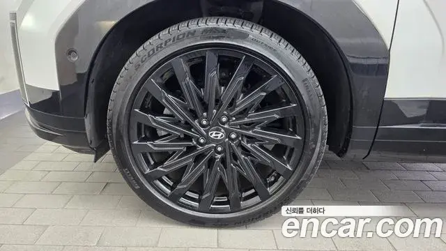 Hyundai Santa Fe 2023 — Photo 5/20