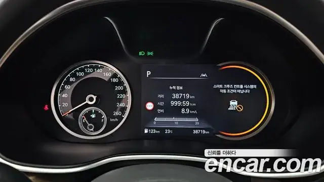 Genesis Electrified G80 2022 — Photo 8/20