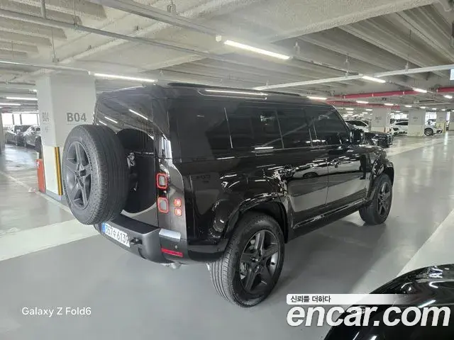 Land Rover Defender 2026 — Photo 5/11