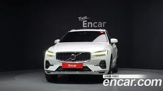 Volvo XC60 2025 — Photo 2/20