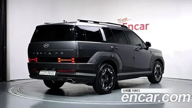 Hyundai Santa Fe 2023 — Photo 2/20