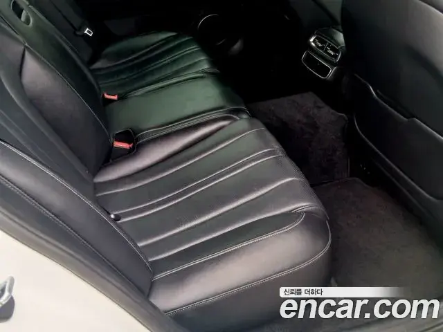 Genesis Electrified G80 2021 — Photo 8/14