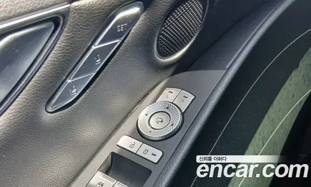 Genesis Electrified G80 2021 — Photo 9/14
