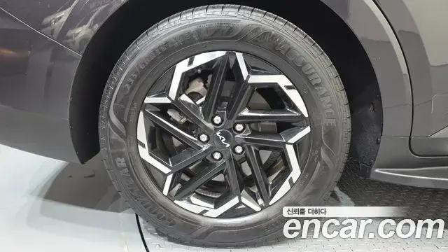 Kia Carnival 2024 — Photo 5/20