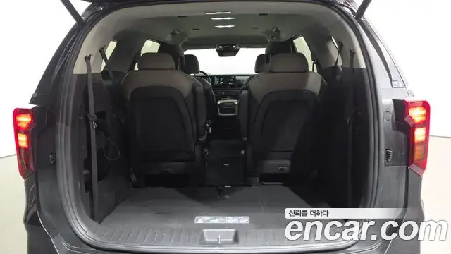 Kia Carnival 2024 — Photo 19/20