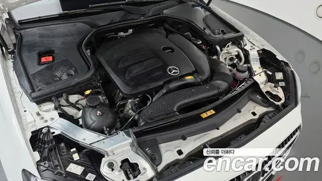 Mercedes-Benz E-Class 2022 — Photo 6/20