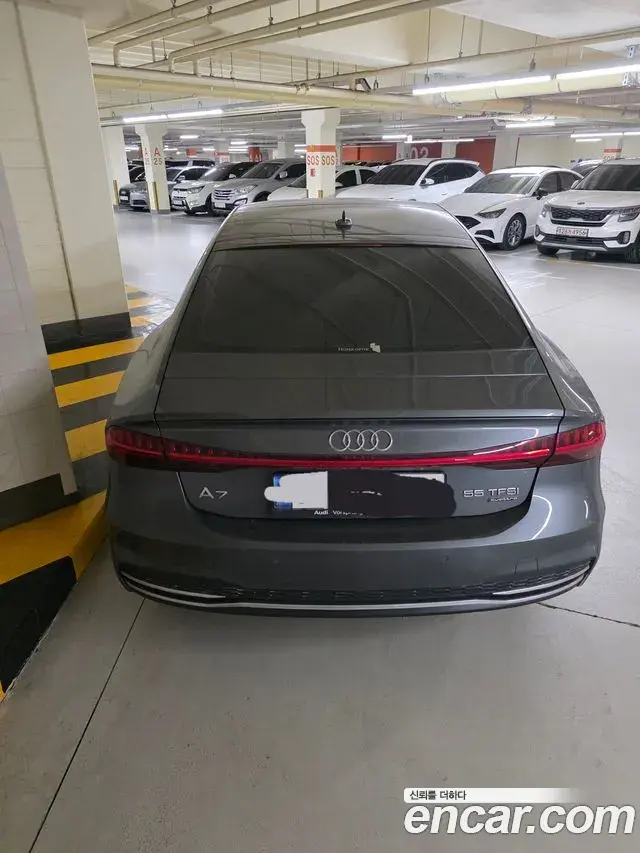Audi A7 2021 — Photo 2/8