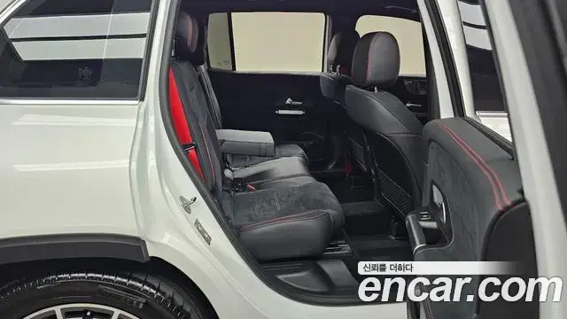 Mercedes-Benz GLB-Class 2022 — Photo 11/20