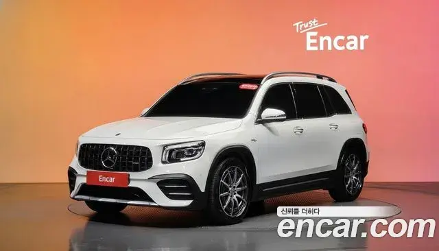 Mercedes-Benz GLB-Class 2022 — Photo 1/20
