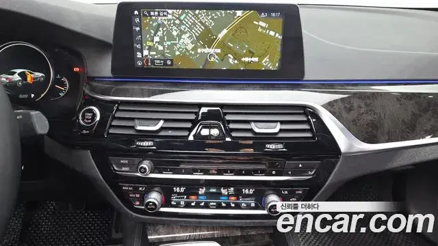 BMW 5 Series 2018 — Photo 13/20
