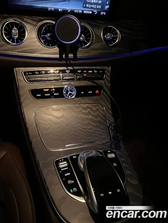 Mercedes-Benz CLS-Class 2020 — Photo 8/18