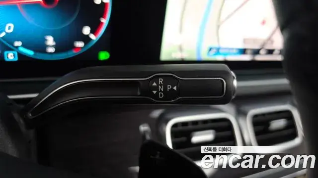 Mercedes-Benz GLE-Class 2022 — Photo 9/20