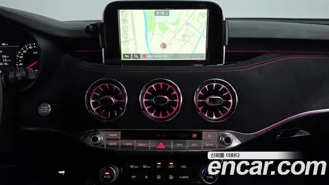 Kia Stinger 2018 — Photo 12/20