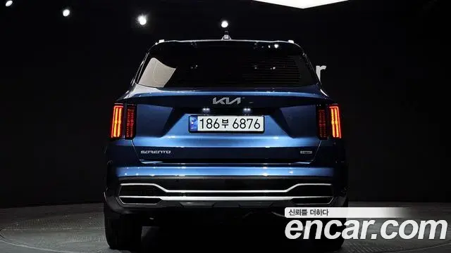 Kia Sorento 2023 — Фото 4/20