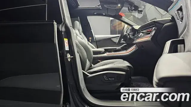 Audi Q7 2023 — Photo 10/20