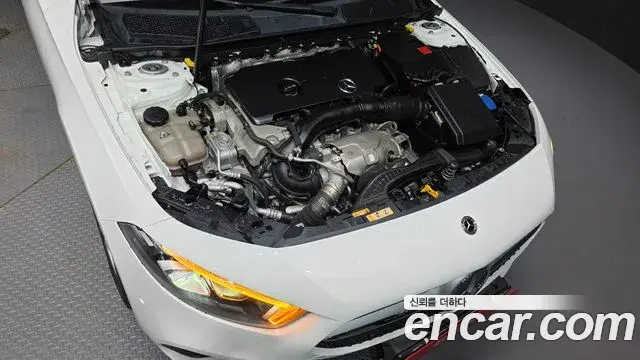 Mercedes-Benz A-Class 2020 — ფოტო 15/20