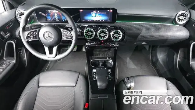 Mercedes-Benz A-Class 2020 — ფოტო 17/20