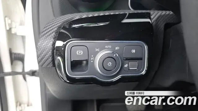 Mercedes-Benz A-Class 2020 — ფოტო 8/20