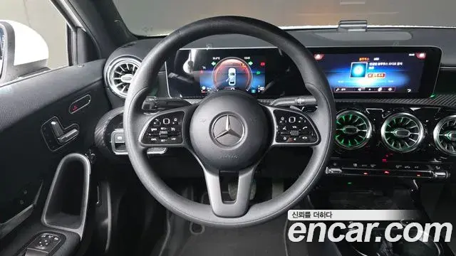 Mercedes-Benz A-Class 2020 — ფოტო 18/20