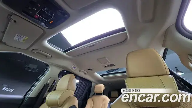 Kia Carnival 2023 — Photo 11/20