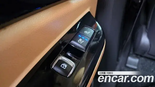 Kia Carnival 2023 — Photo 18/20