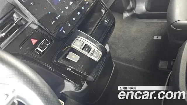 Hyundai Staria 2021 — Photo 9/20