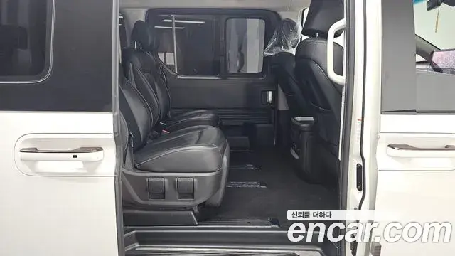 Hyundai Staria 2021 — Photo 12/20