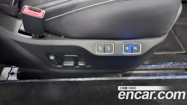 Hyundai Staria 2021 — Photo 18/20