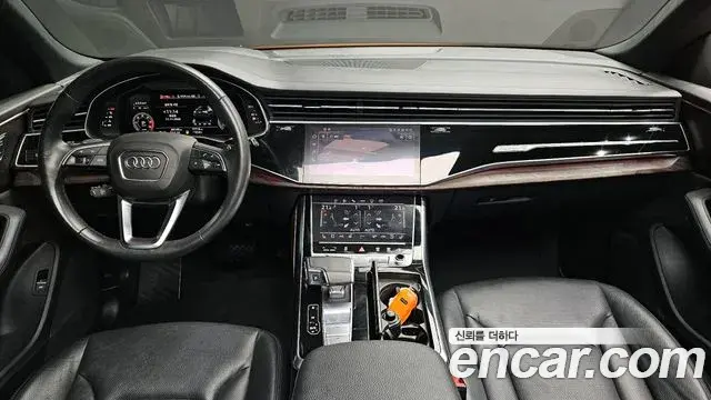 Audi Q7 2021 — Photo 7/20