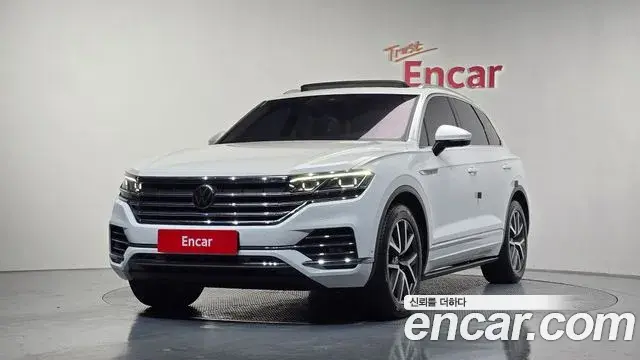Volkswagen Touareg 2023 — Photo 1/20