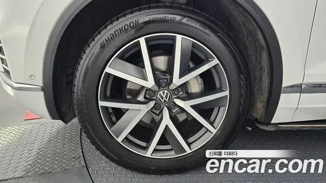 Volkswagen Touareg 2023 — Photo 5/20