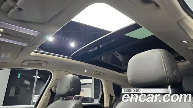 Volkswagen Touareg 2023 — Photo 19/20