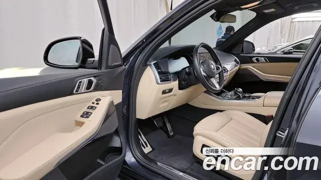BMW X5 2021 — Photo 10/20