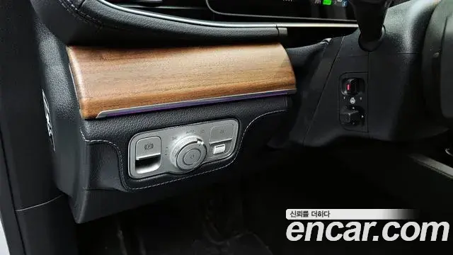 Mercedes-Benz GLE-Class 2021 — Photo 14/20
