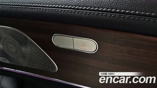 Mercedes-Benz GLE-Class 2021 — Photo 17/20