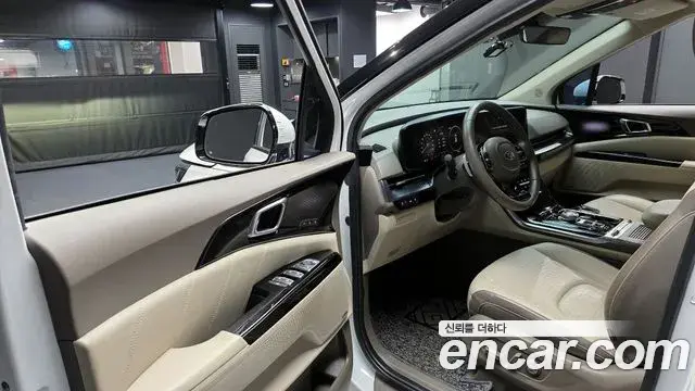 Kia Carnival 2021 — Photo 11/20