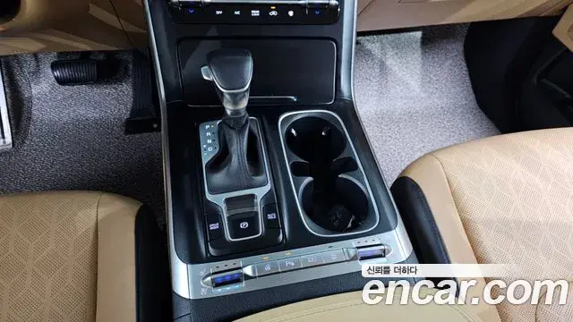 Kia Carnival 2023 — Фото 9/20
