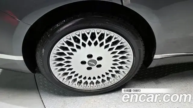 Genesis Electrified G80 2020 — Photo 5/20