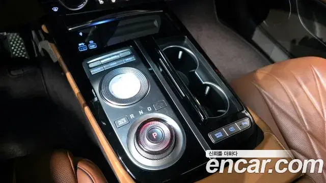 Genesis Electrified G80 2020 — Photo 9/20