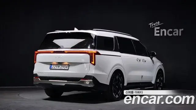 Kia Carnival 2024 — Photo 2/20